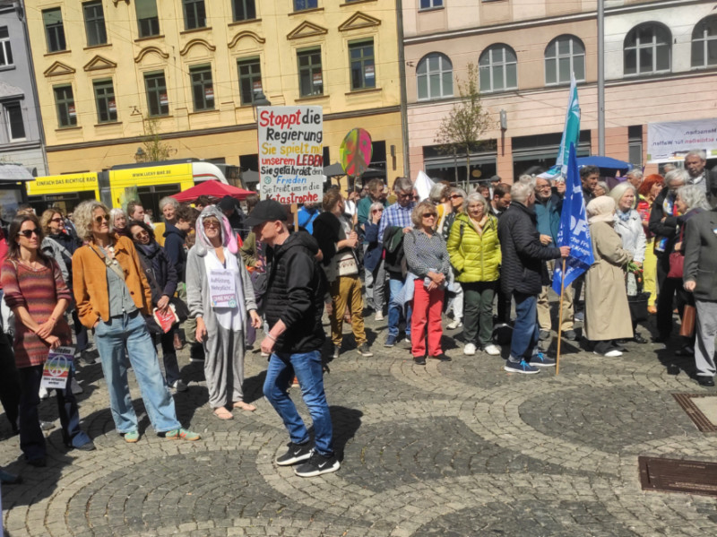 Augsburger Ostermarsch 2025- Kundgebung Moritzplatz